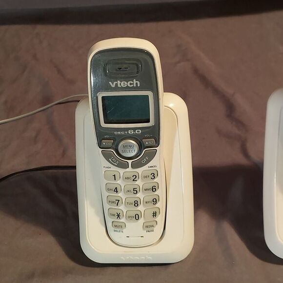 VTech CS6114 DECT 6.0 Digital Cordless Phones with Caller ID/Call Waiting - Picture 5 of 12